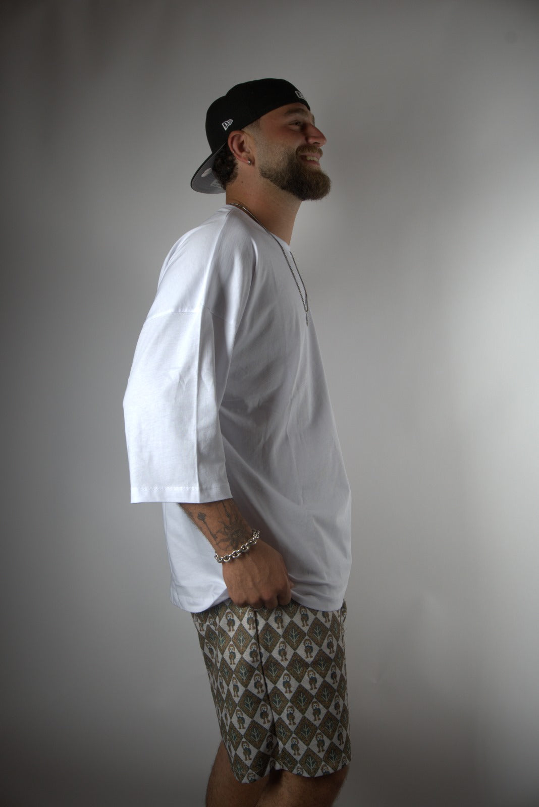 חולצת אובר סייז לבנה