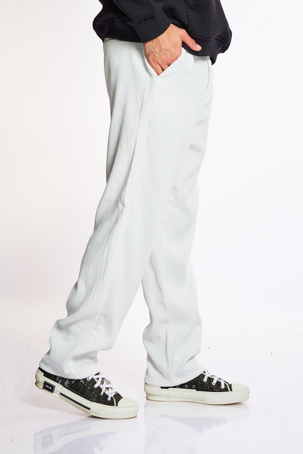 מכנס קורדרוי אוברסייז לבן קלאסי