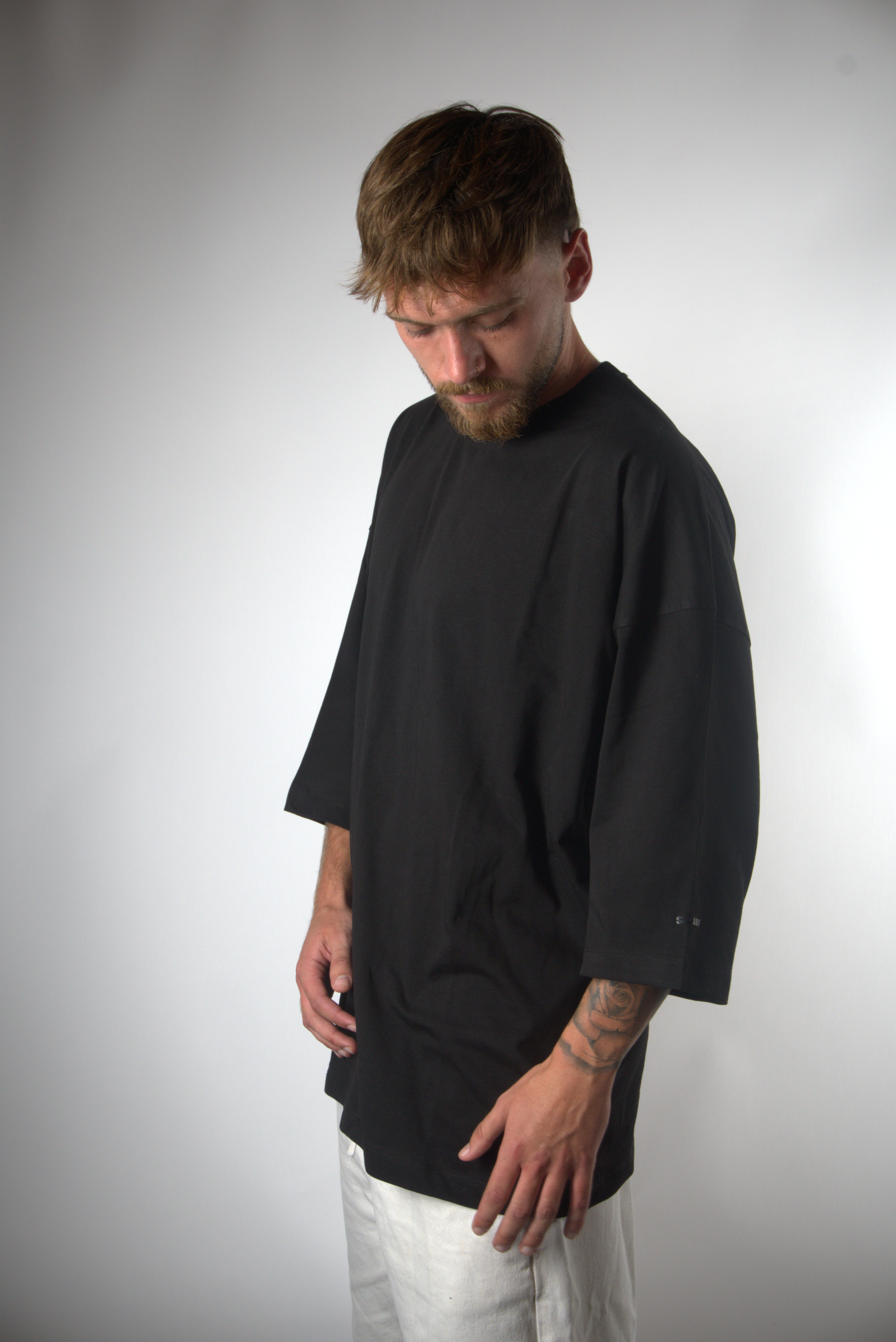 חולצת אובר סייז שחורה