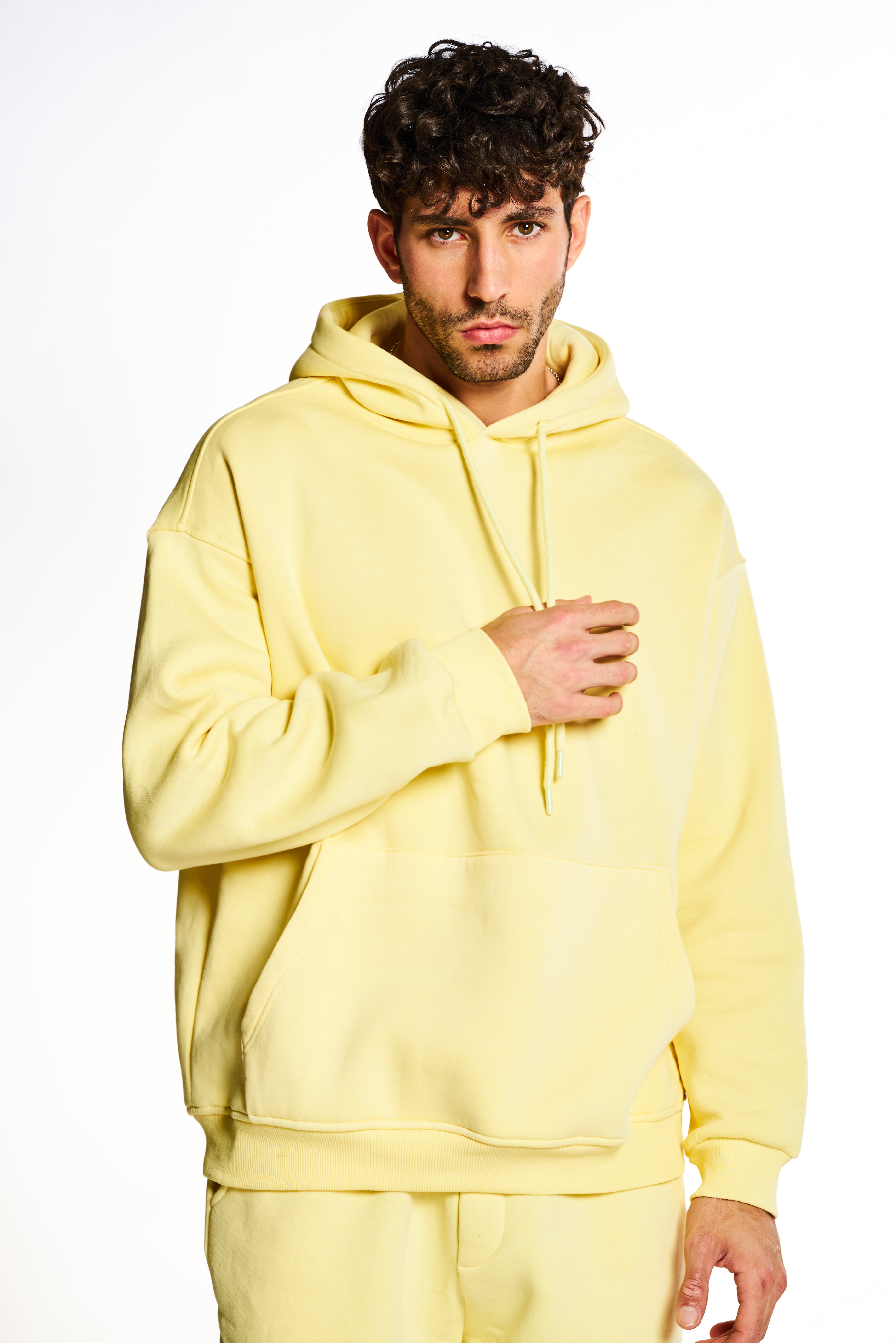 חליפת פוטר באגי חורפית צהובה.