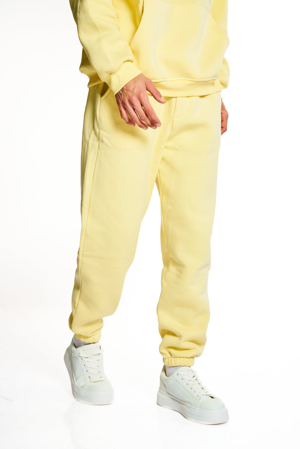 חליפת פוטר באגי חורפית צהובה.