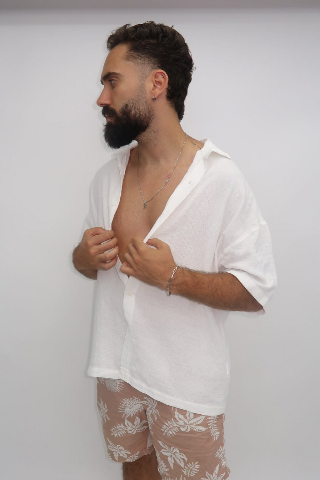 חולצה מכופתרת אלגנט לבנה