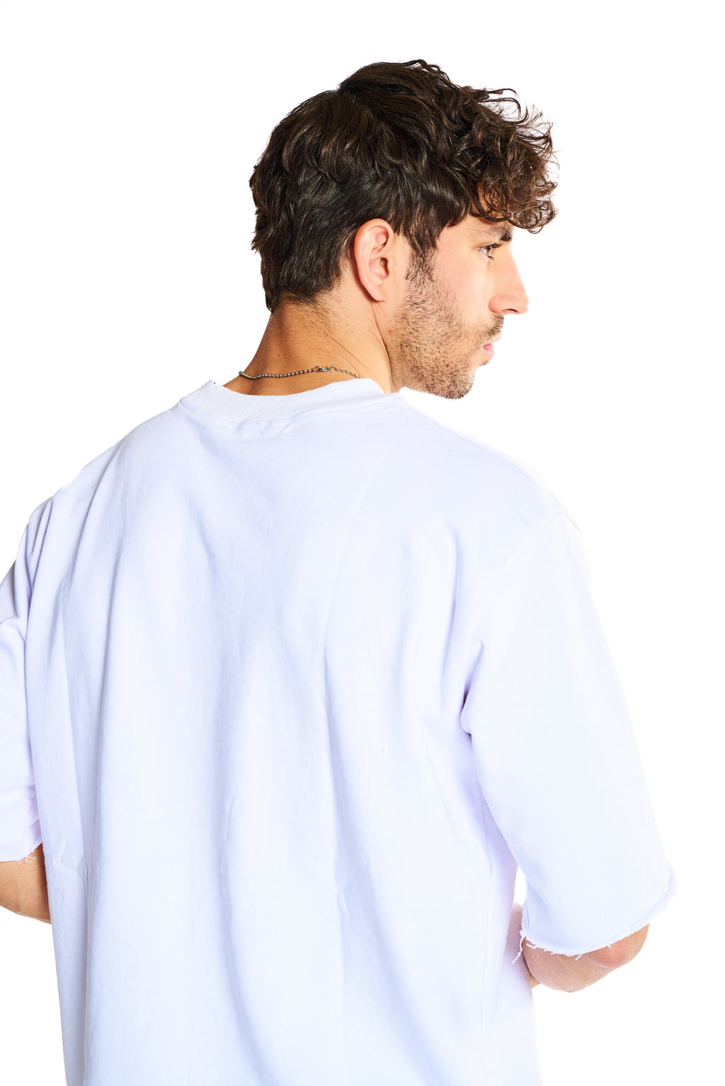 חולצת אוברסייז לבנה קלאסית