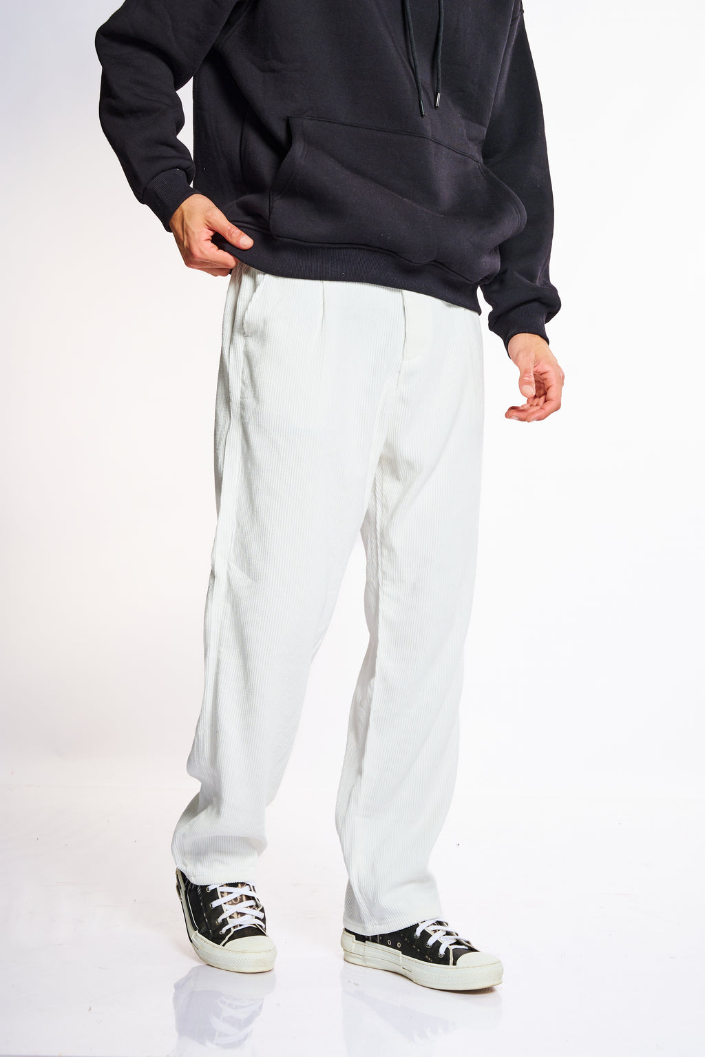 מכנס קורדרוי אוברסייז לבן קלאסי