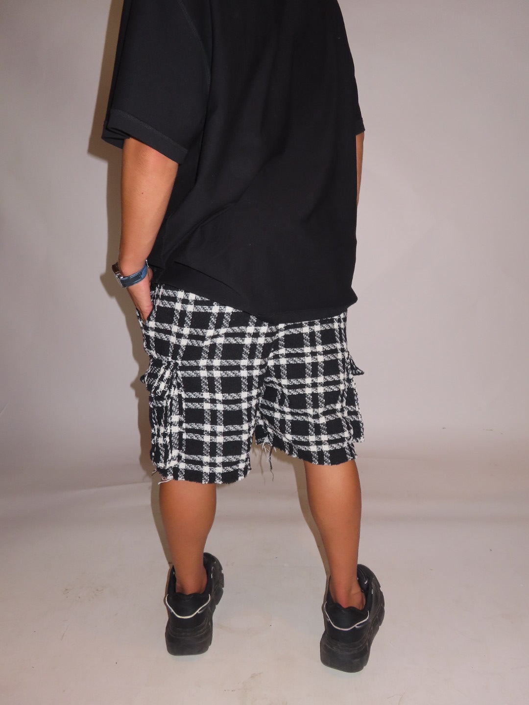 דגמח שחור לבן אוברסייז