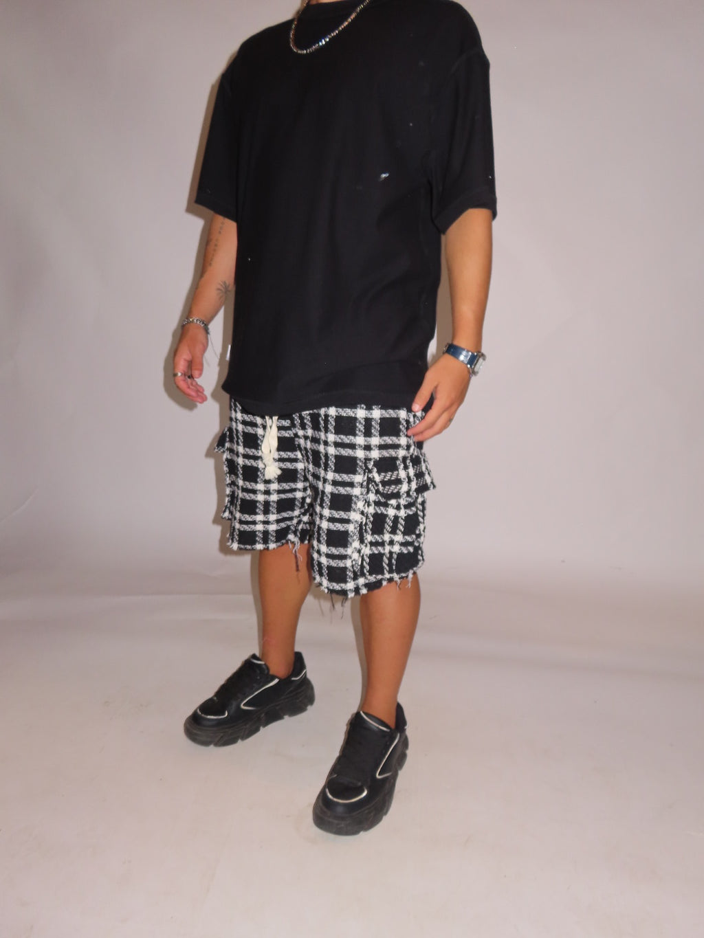 דגמח שחור לבן אוברסייז