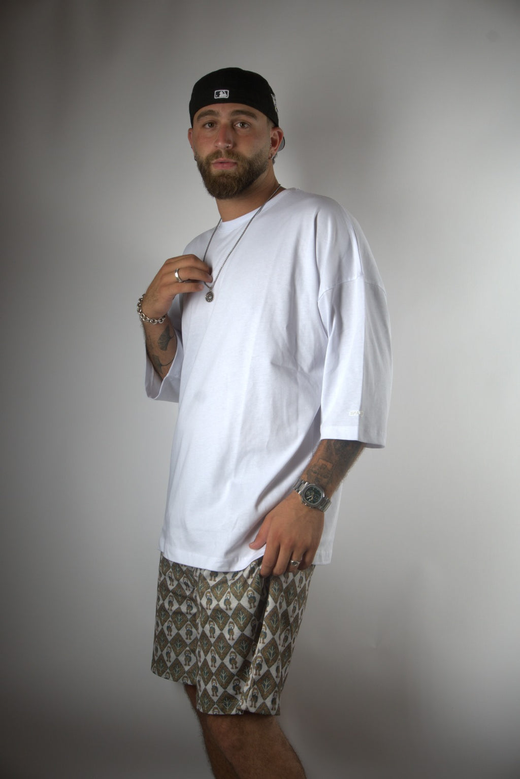 חולצת אובר סייז לבנה