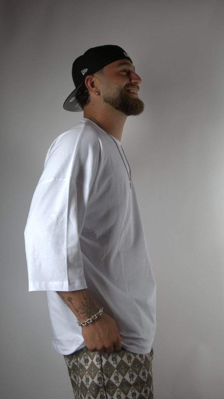 חולצת אובר סייז לבנה